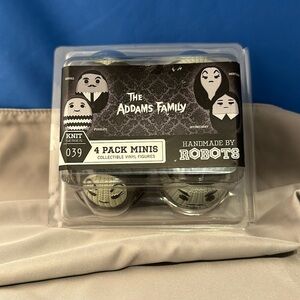 THE ADDAMS FAMILY 4 PACK MINIS COLLECTIBLE VINYL FIGURES